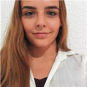 Estudiante universitaria ofrece clases particulares a alumnos de primaria en cualquier materia